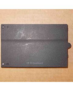 Pohjaluukku, jonka alla kiintolevy, HP ProBook 6440b